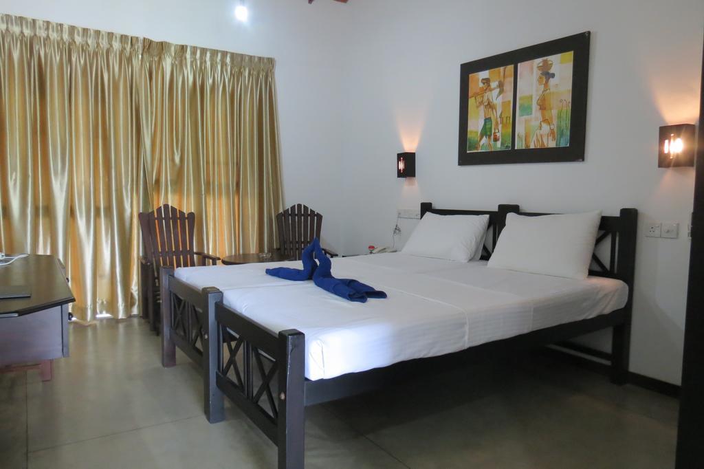 Scandinavia Hotel Hikkaduwa Habitación foto