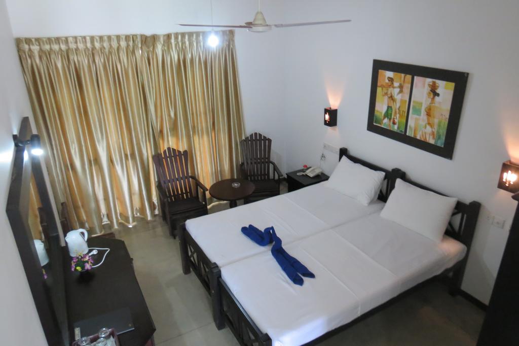 Scandinavia Hotel Hikkaduwa Habitación foto